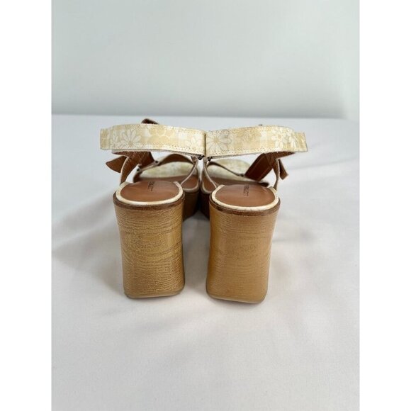 Lucky Brand Demmia Platform Wedge Sandal Size.8.5 Buttered Yellow Floral Canvas - Picture 3 of 15